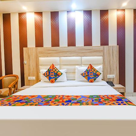 Fabhotel Aman Inn Near Igi Airport Új-Delhi Kültér fotó